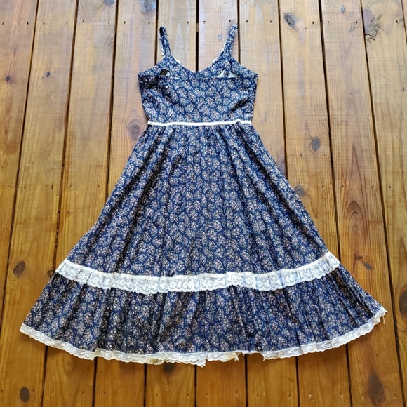 Keeping - Picture 2 of 4